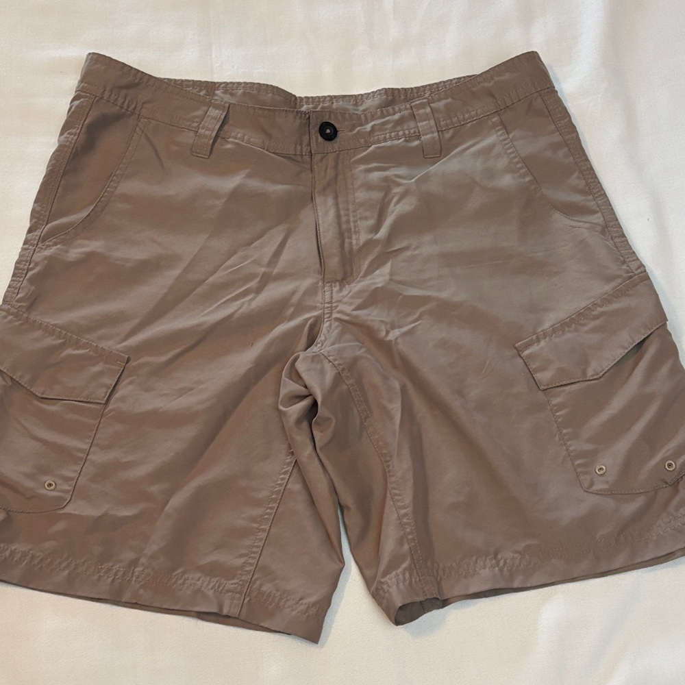 Magellan Outdoors Men's Khaki Water Repellent Cargo Shorts - Size 32